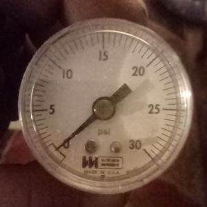 Aluminum (Non Fluid Filled)Face OD: 2-3/4"Mount: BottomNPT: 1/4"Pressure Range: 